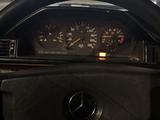 Mercedes-Benz E 200 1991 годаүшін1 400 000 тг. в Риддер – фото 5