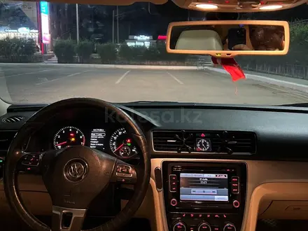 Volkswagen Passat 2012 года за 4 800 000 тг. в Атырау – фото 4