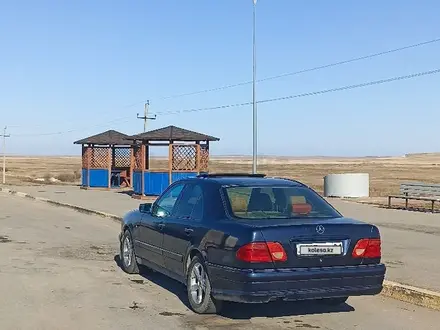 Mercedes-Benz E 230 1997 года за 2 000 000 тг. в Астана – фото 3