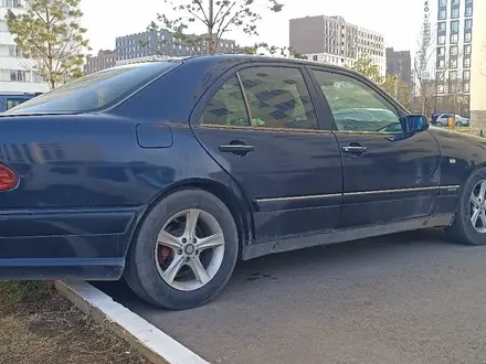 Mercedes-Benz E 230 1997 года за 2 000 000 тг. в Астана – фото 7