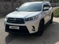 Toyota Highlander 2018 годаfor19 500 000 тг. в Шымкент