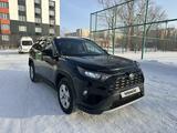 Toyota RAV4 2021 годаүшін14 500 000 тг. в Семей – фото 3