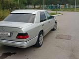 Mercedes-Benz E 200 1995 годаfor2 000 000 тг. в Караганда – фото 2