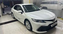 Toyota Camry 2021 года за 14 300 000 тг. в Астана – фото 4