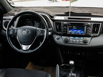 Toyota RAV4 2017 года за 13 500 000 тг. в Алматы – фото 15