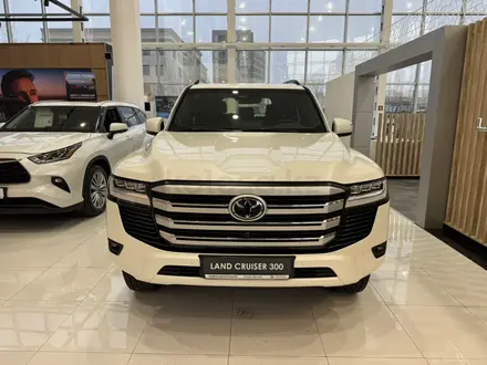 Toyota Land Cruiser Prestige 2025 года за 65 390 000 тг. в Атырау – фото 2