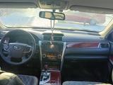Toyota Camry 2014 года за 9 200 000 тг. в Экибастуз – фото 2