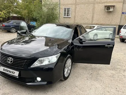 Toyota Camry 2014 года за 6 900 000 тг. в Актобе – фото 3