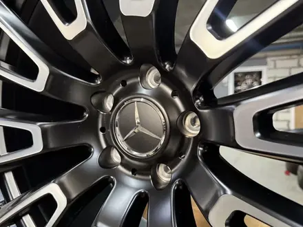 Новые оригинальные диски AMG R22 на Mercedes G Classe W463 Гелендваген за 1 300 000 тг. в Алматы – фото 6