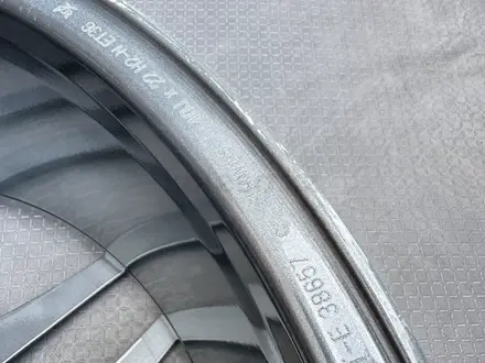 Новые оригинальные диски AMG R22 на Mercedes G Classe W463 Гелендваген за 1 300 000 тг. в Алматы – фото 45