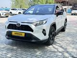 Toyota RAV4 2021 года за 17 188 000 тг. в Алматы