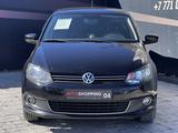 Volkswagen Polo 2014 года за 5 490 000 тг. в Актобе – фото 2