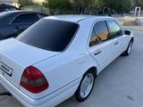 Mercedes-Benz C 180 1995 года за 3 300 000 тг. в Жанаозен – фото 2