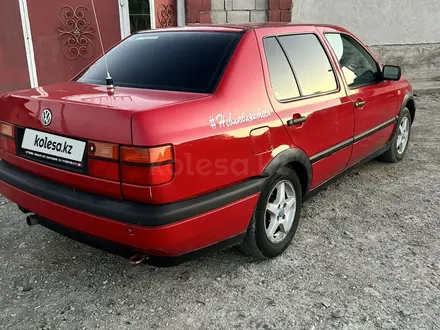 Volkswagen Vento 1994 года за 1 100 000 тг. в Туркестан – фото 2