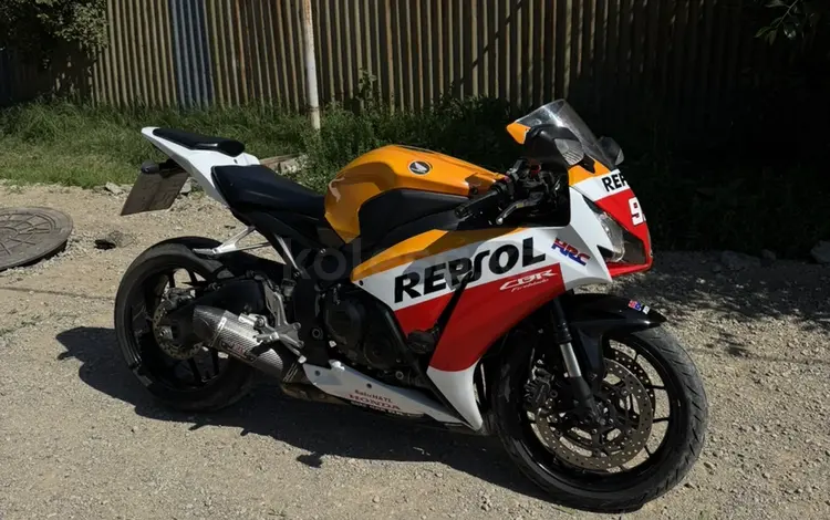 Honda  CBR 1000 RR/RA Fireblade 2014 года за 2 000 000 тг. в Алматы