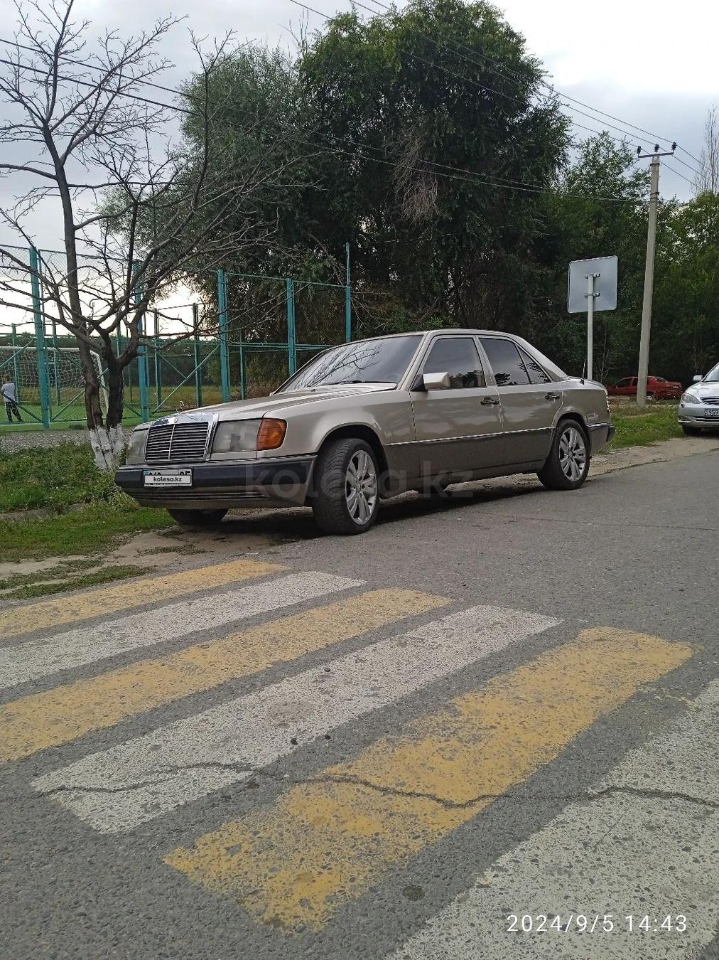 Mercedes-Benz E 230 1992 г.