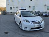 Toyota Sienna 2015 года за 15 200 000 тг. в Актау