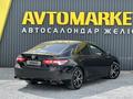 Toyota Camry 2018 года за 11 000 000 тг. в Актобе – фото 3