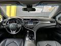Toyota Camry 2018 года за 11 000 000 тг. в Актобе – фото 9
