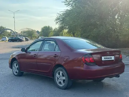 Toyota Camry 2005 года за 3 500 000 тг. в Актобе – фото 2