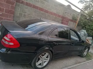 Mercedes-Benz E 320