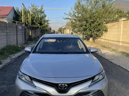 Toyota Camry 2019 года за 13 000 000 тг. в Шымкент