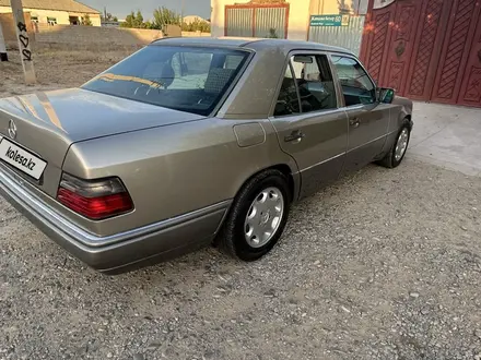 Mercedes-Benz E 220 1994 года за 2 750 000 тг. в Туркестан – фото 5