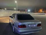 Mercedes-Benz E 280 2000 года за 4 100 000 тг. в Аральск – фото 2