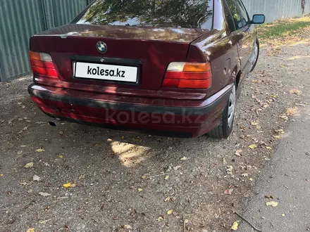 BMW 320 1994 года за 1 500 000 тг. в Алматы – фото 3