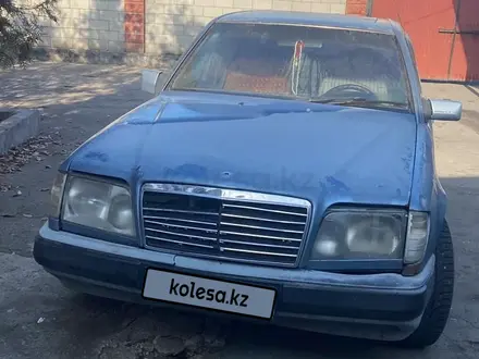 Mercedes-Benz E 220 1992 года за 1 000 000 тг. в Алматы