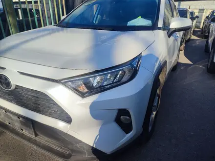 Toyota RAV4 2022 года за 12 950 000 тг. в Алматы – фото 2