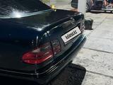 Mercedes-Benz E 430 1999 годаүшін3 500 000 тг. в Рудный – фото 4