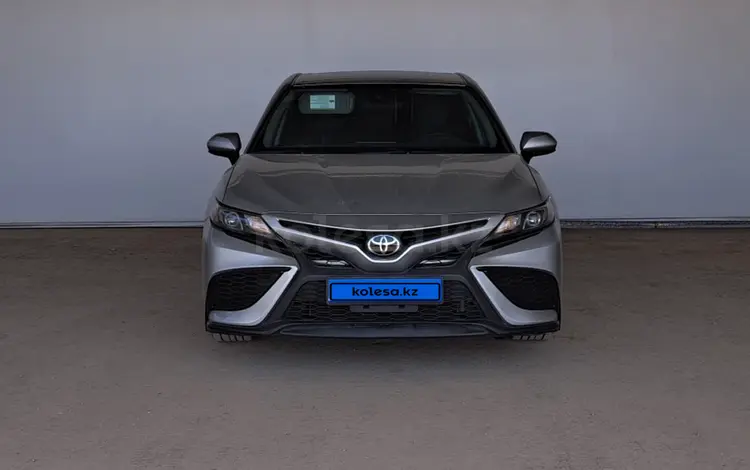 Toyota Camry 2021 года за 14 900 000 тг. в Кызылорда