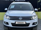 Volkswagen Tiguan 2015 годаүшін9 300 000 тг. в Актобе – фото 2