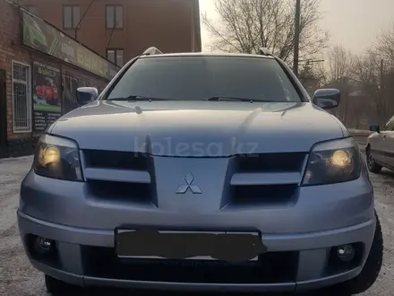 Mitsubishi Outlander 2003 года за 3 500 000 тг. в Усть-Каменогорск – фото 4