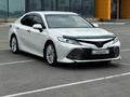 Toyota Camry 2020 года за 16 700 000 тг. в Актау