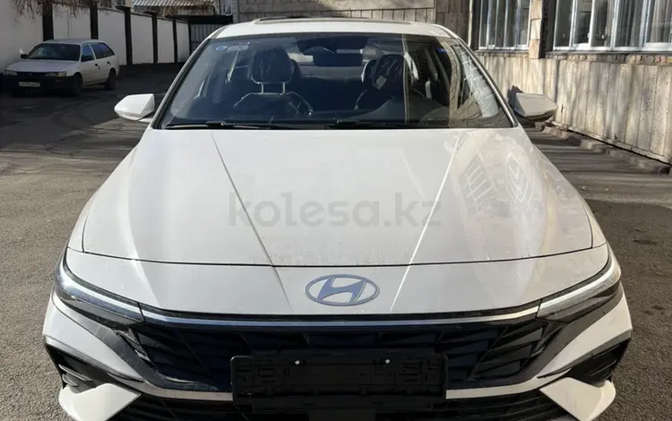 Hyundai Elantra 2024 годаfor9 800 000 тг. в Алматы