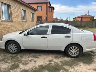 Mitsubishi Galant