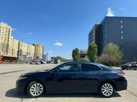 Toyota Camry 2020 года за 13 550 000 тг. в Актау – фото 5