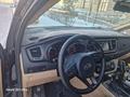 Kia Carnival 2016 года за 11 000 000 тг. в Астана – фото 3
