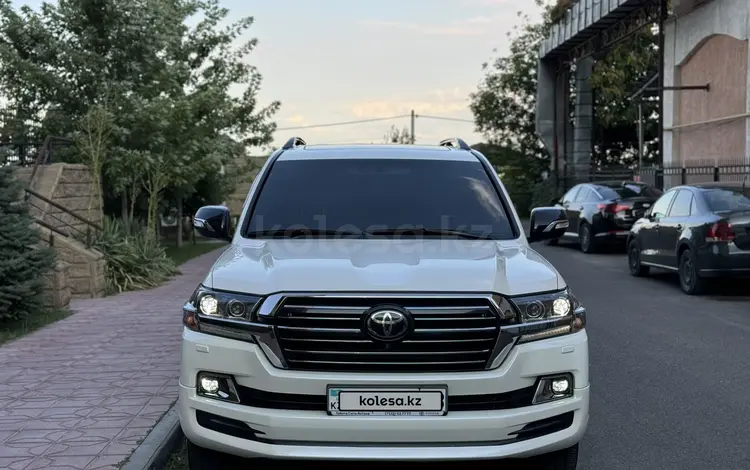 Toyota Land Cruiser 2017 года за 35 000 000 тг. в Шымкент