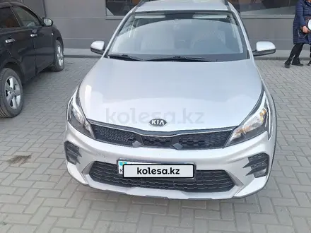 Kia Rio X-Line 2021 года за 9 000 000 тг. в Семей – фото 2