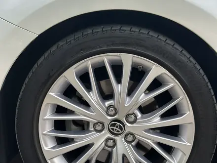 Toyota Camry 2018 года за 14 800 000 тг. в Шымкент – фото 13