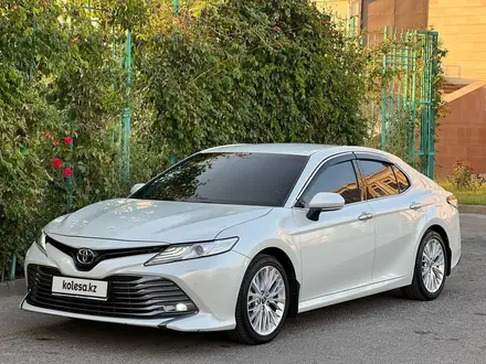 Toyota Camry 2018 года за 14 800 000 тг. в Шымкент