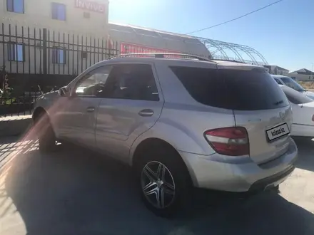 Mercedes-Benz ML 350 2005 года за 4 000 000 тг. в Астана – фото 2