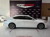 Lexus ES 300h 2024 годаүшін21 000 000 тг. в Актау – фото 3