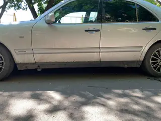 Mercedes-Benz E 320