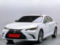Lexus ES 2023 годаfor21 000 000 тг. в Астана