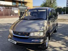 Nissan Largo, 1994