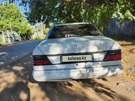 Mercedes-Benz E 230 1990 года за 900 000 тг. в Алматы – фото 2